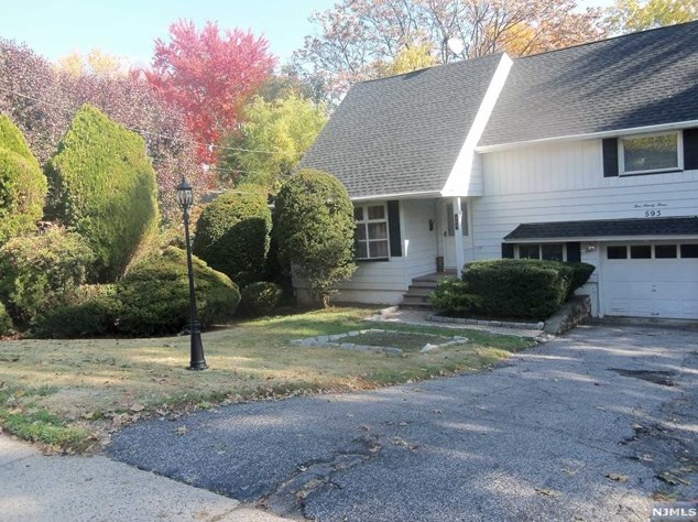 593 Teaneck Rd, Teaneck, NJ 07666
