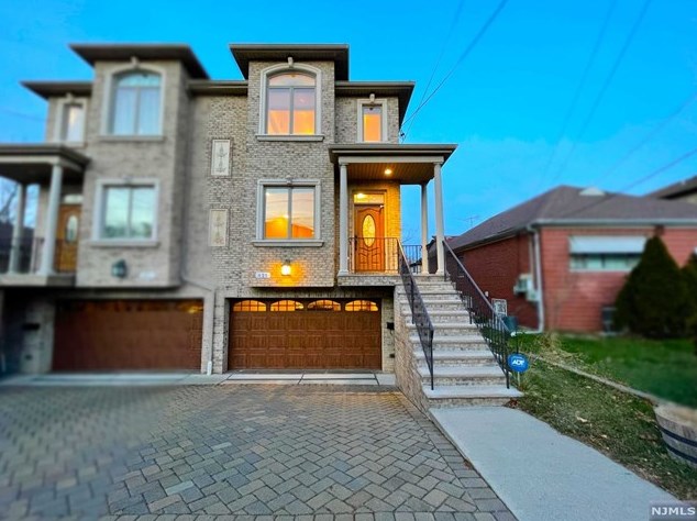 429 Myrtle Ave, West Fort Lee, NJ 07024