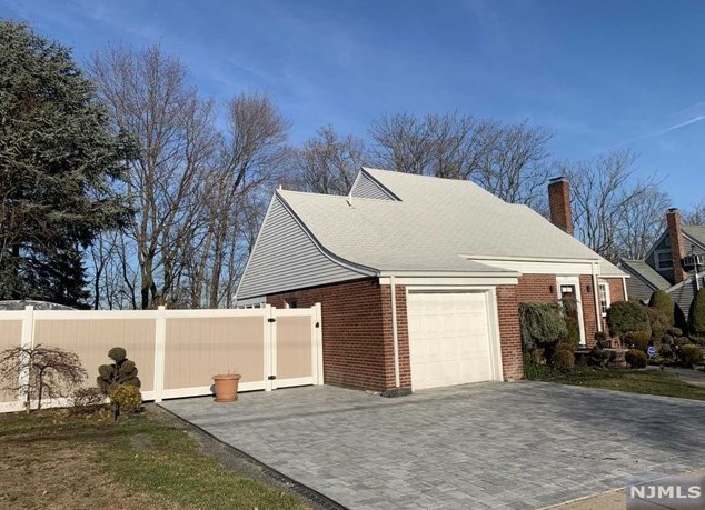 520 High St, Oradell, NJ 07649