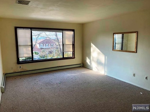 45 Wolfe Dr, Midvale, NJ 07465