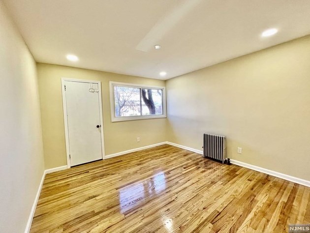 48 Kennedy Dr, Lodi, NJ 07644