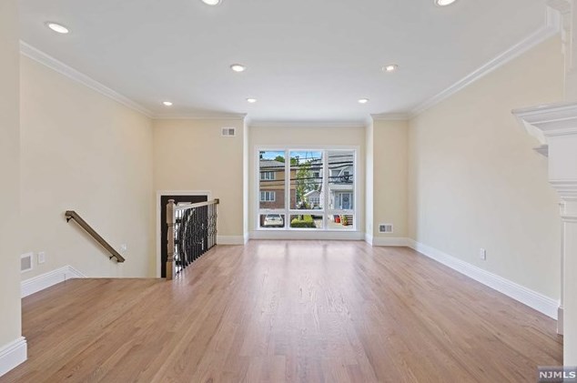 37 Crescent Ave, Cliffside Park, NJ 07010