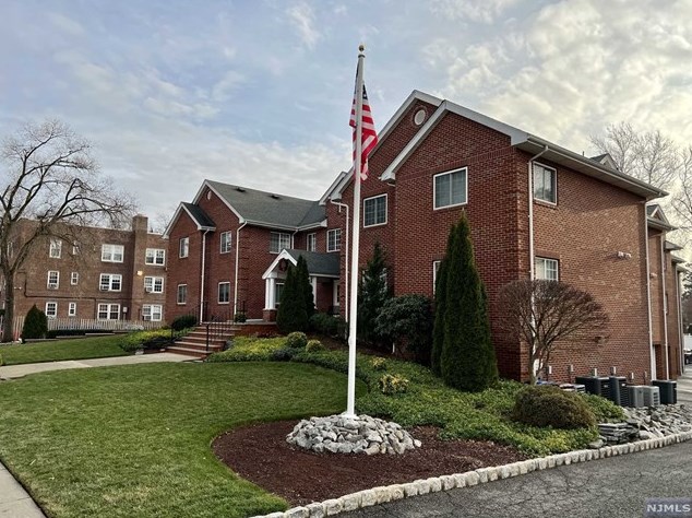 199 Union Ave, Rutherford, NJ 07070