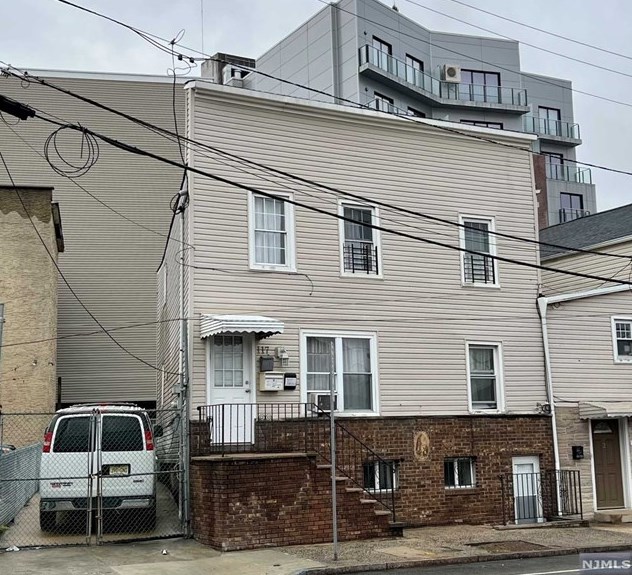 115-117 Walnut St, Newark, NJ 07105