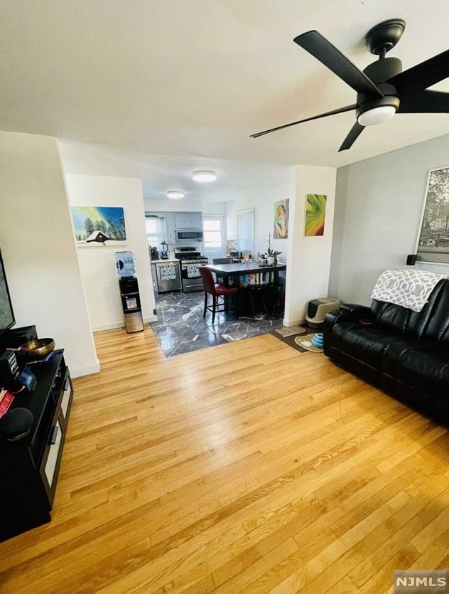 16 Harrop Ave, Saddle Brook, NJ 07663