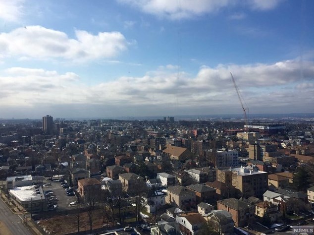 300 Winston Dr Apt 2003, Cliffside Park, NJ 07010