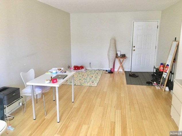 201 12th St #16, Palisades Park, NJ 07650