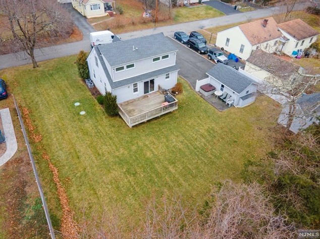 15 Valley View Ave, Oakland, NJ 07436