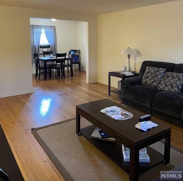 24 Pleasant Ct, Maywood, NJ 07607