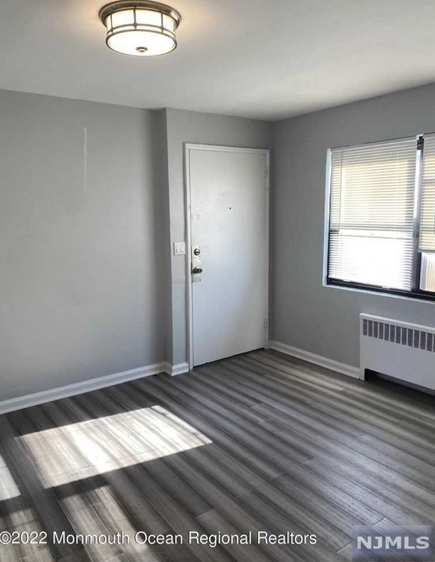105 W 2nd St #35, Bayonne, NJ 07002