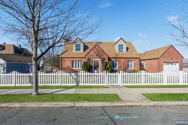 408 Washington St, Carlstadt, NJ 07072