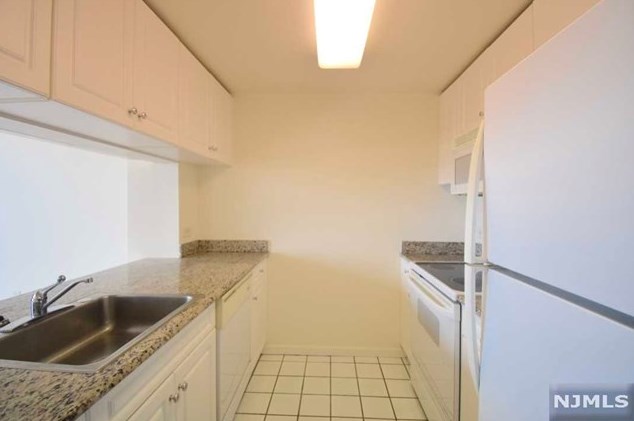 100 Old Palisade Rd #3413, West Fort Lee, NJ 07024