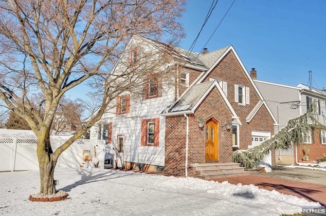 63 6th St, North Arlington, NJ 07031
