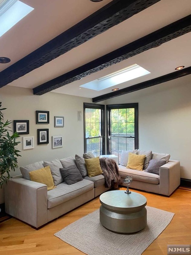 83 Rollins Ave #1, Clifton, NJ 07011