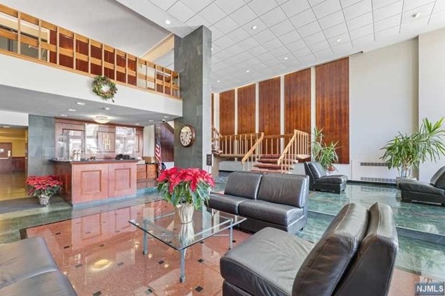 1203 River Rd #2e, Edgewater, NJ 07020
