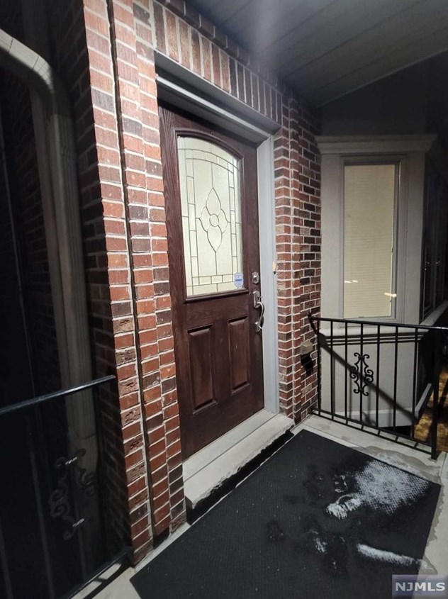 322 E Palisades Blvd, Palisades Park, NJ 07650