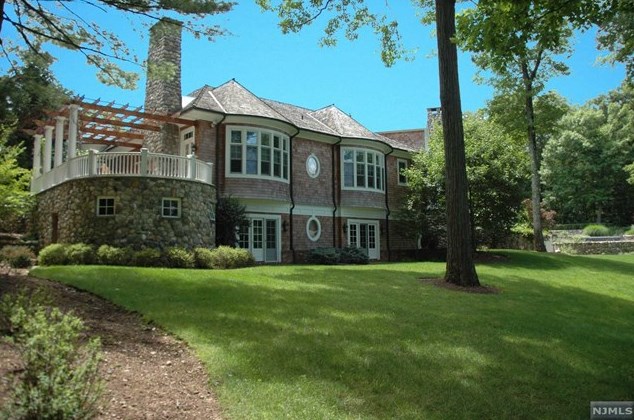876 Trailing Ridge Rd, Franklin Lakes, NJ 07417