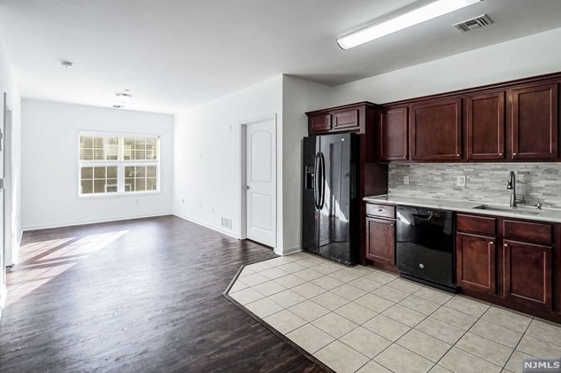 5808 Washington St #407, West New York, NJ 07093