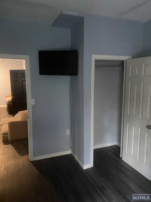 187 2nd St #6, Newark, NJ 07107
