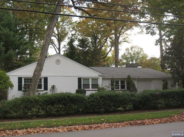 362 Durie Ave, Closter, NJ 07624
