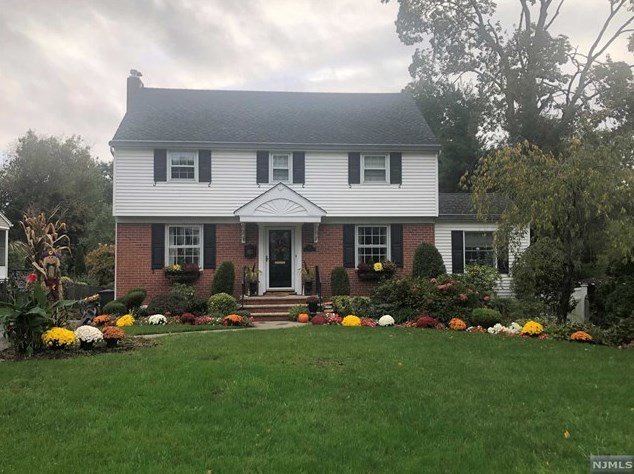 69 Highland Rd, Ridgewood, NJ 07452