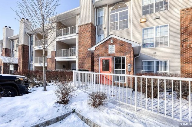 2310 Schindler Ln, Wayne, NJ 07470
