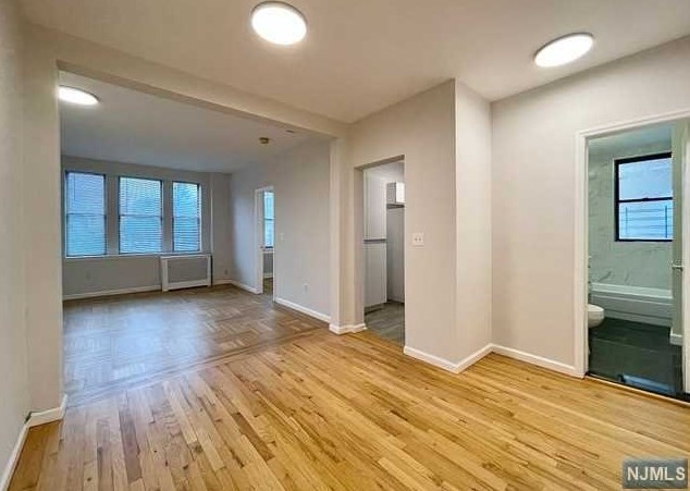 883 Boulevard E #3e, Union City, NJ