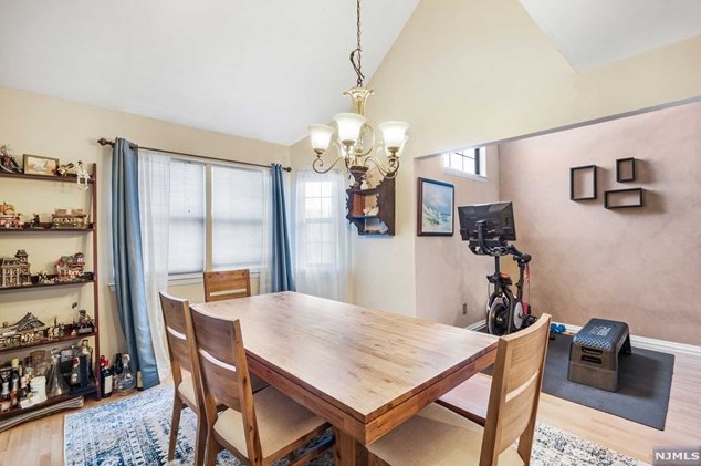 25 Foxboro Ln #g, West Milford, NJ 07480