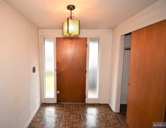 2 Elmwood Terrace, Elmwood Park, NJ 07407
