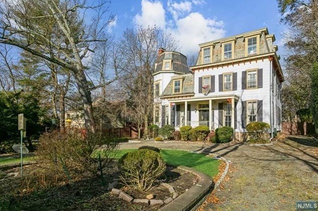 89 Highwood Ave, Tenafly, NJ 07670