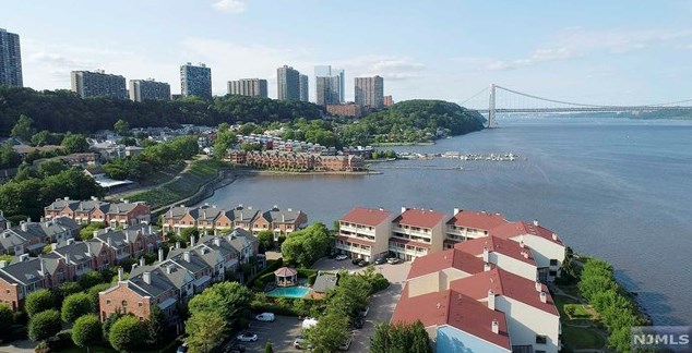 111 Hudson Cove, Edgewater, NJ 07020