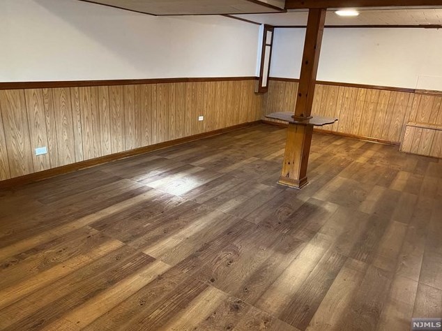 208 New Bridge Rd, Bergenfield NJ  07621-4124 exterior