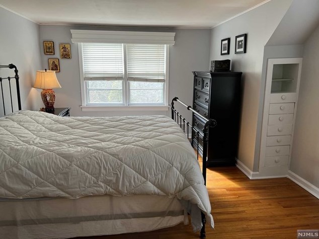 208 New Bridge Rd, Bergenfield NJ  07621-4124 exterior