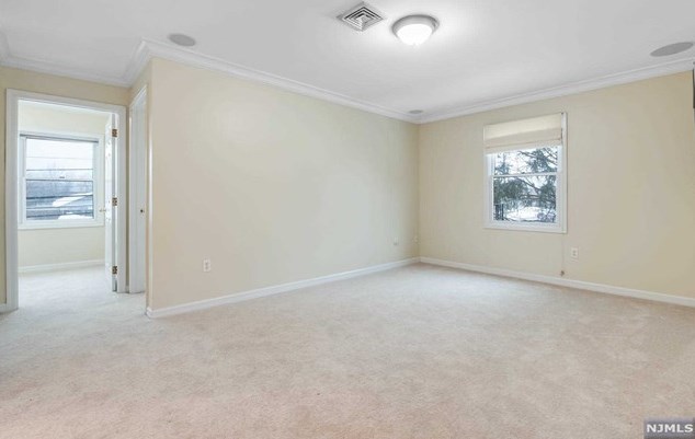 13 Franklin Tpke, Waldwick, NJ 07463