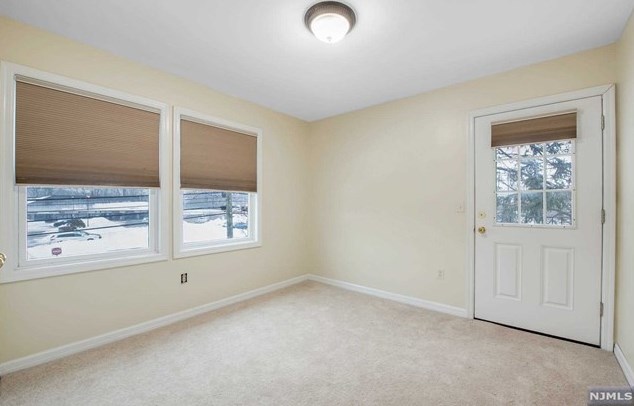 13 Franklin Tpke, Waldwick NJ  07463-1774 exterior