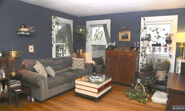 287 Larch Ave, Bogota, NJ 07603