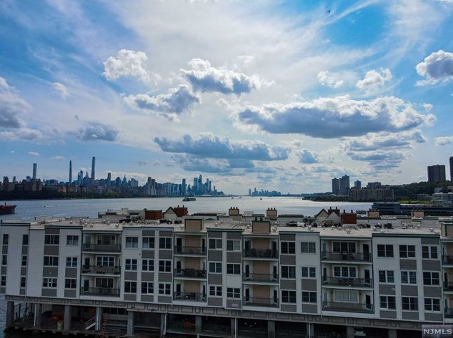 207 The Promenade, Edgewater, NJ 07020