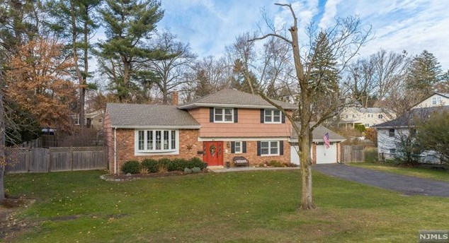 90 Wells Ct, Demarest, NJ 07627