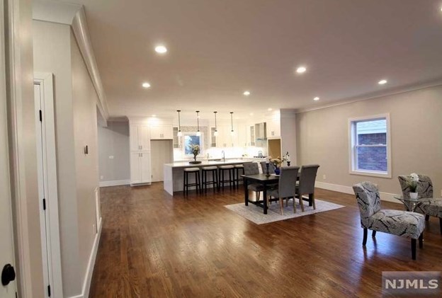 509 Forest Ave, Lyndhurst NJ  07071-2437 exterior