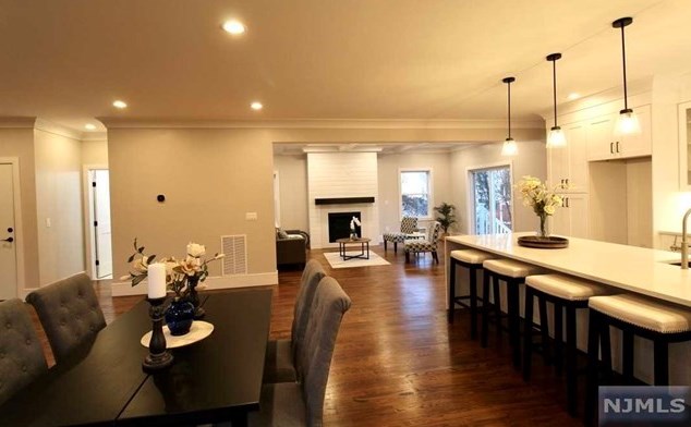 509 Forest Ave, Lyndhurst NJ  07071-2437 exterior