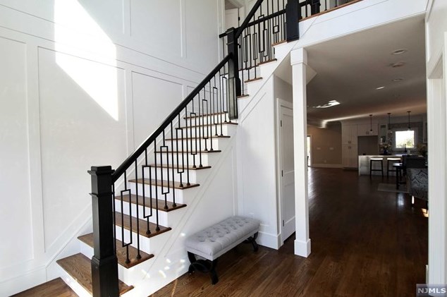 509 Forest Ave, Lyndhurst, NJ 07071