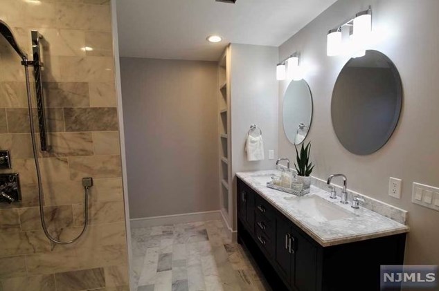 509 Forest Ave, Lyndhurst NJ  07071-2437 exterior