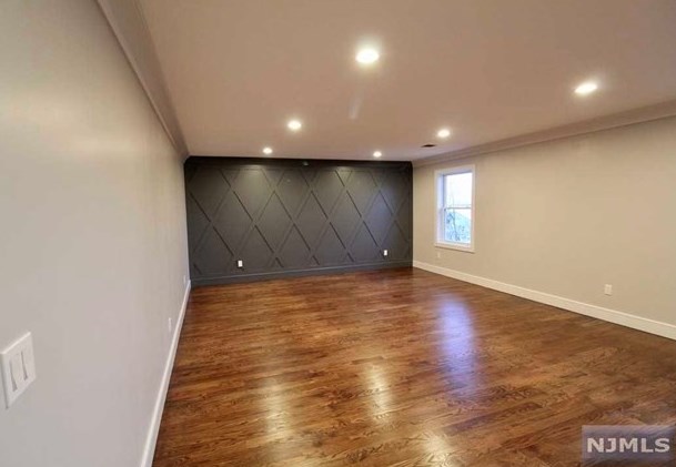 509 Forest Ave, Lyndhurst NJ  07071-2437 exterior