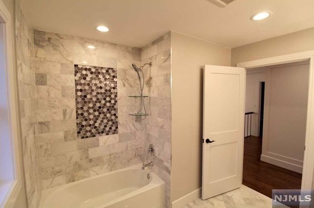 509 Forest Ave, Lyndhurst NJ  07071-2437 exterior