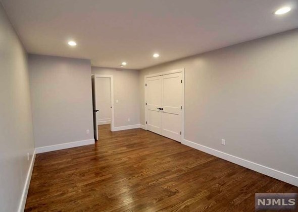 509 Forest Ave, Lyndhurst NJ  07071-2437 exterior