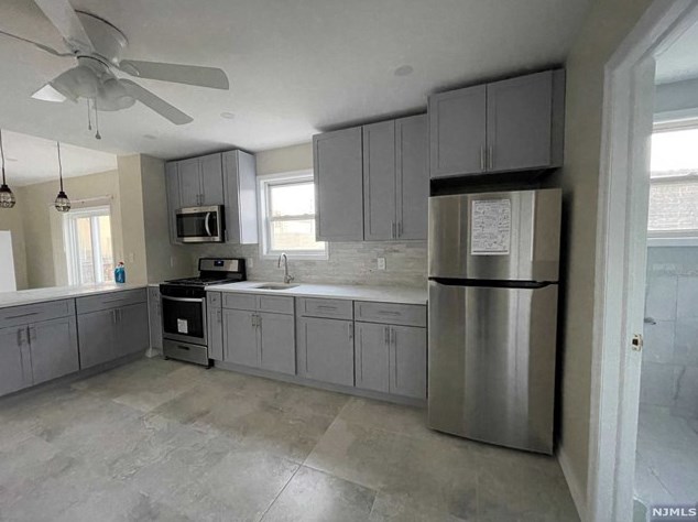 413 4th St #1, Carlstadt, NJ 07072
