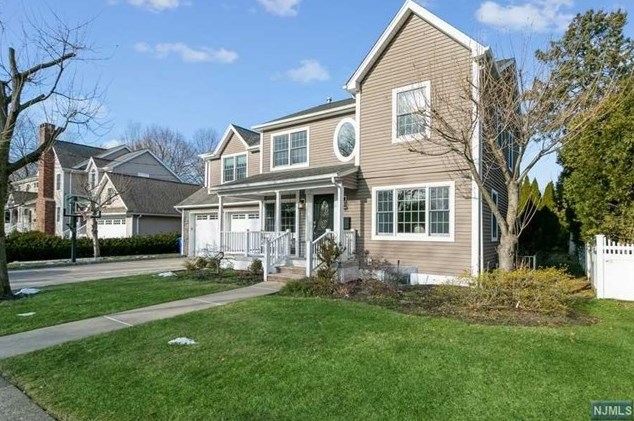 41 Leonard Ave, Tenafly, NJ 07670