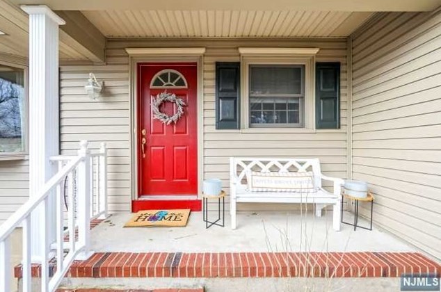 660 Orchard St, Oradell, NJ 07649
