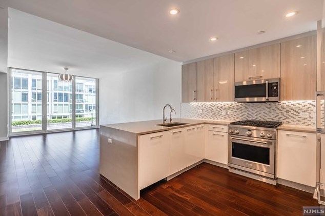 1200 Ave At Port Imperial #405, Union City, NJ 07086