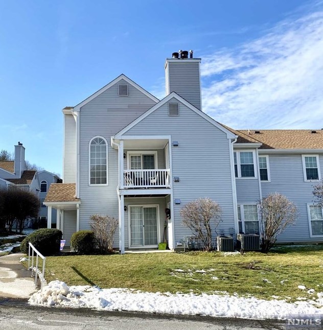 124 Harvest Ln, Lincoln Park, NJ 07035